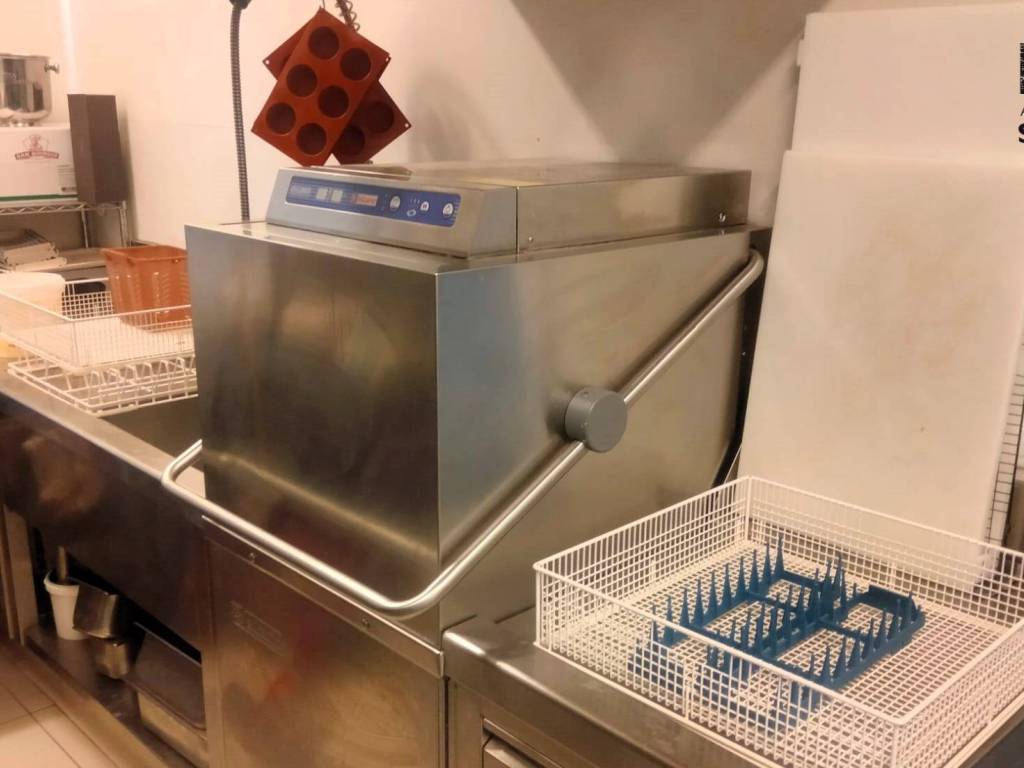 negozio in vendita a Forlì in zona Musicisti / Grandi Italiani