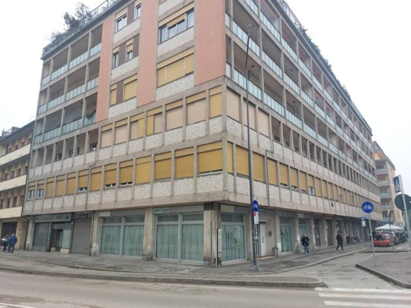 ufficio in vendita a Forlì in zona Centro Storico