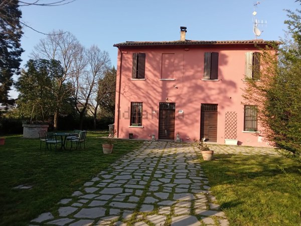 casa indipendente in vendita a Forlì