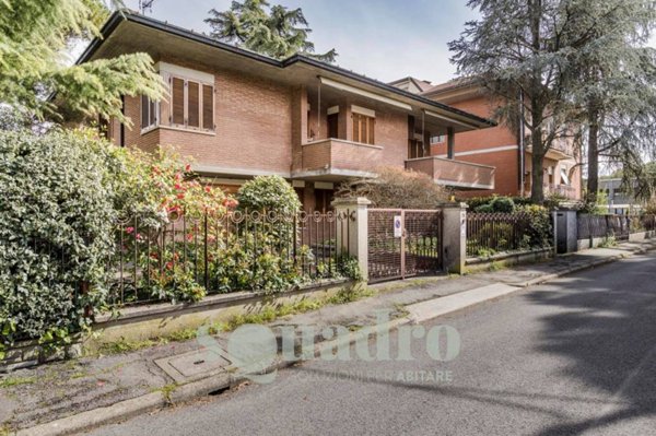 casa indipendente in vendita a Forlì