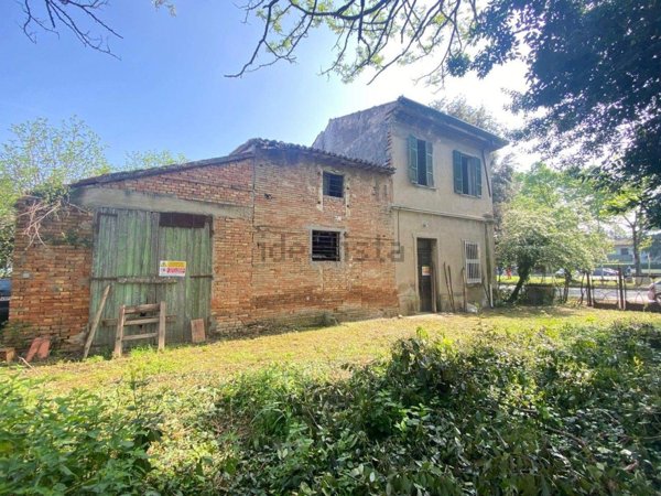 casa indipendente in vendita a Forlì