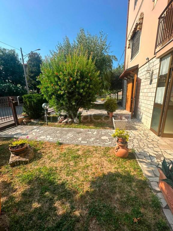 appartamento in vendita a Forlì in zona Ronco