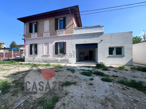 casa indipendente in vendita a Forlì in zona Coriano