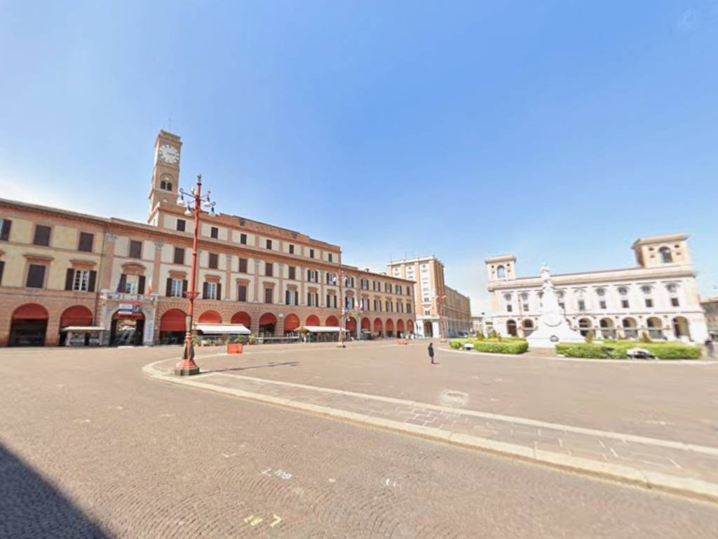 negozio in vendita a Forlì in zona Centro Storico