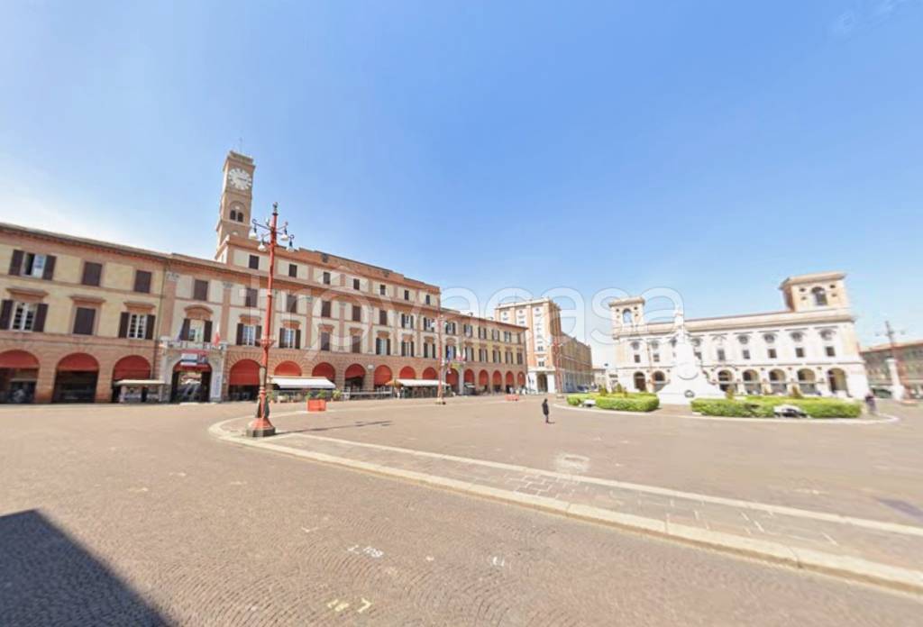 negozio in vendita a Forlì in zona Centro Storico