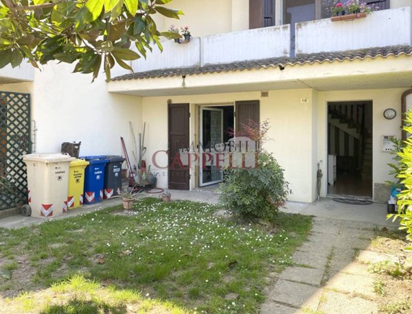 casa indipendente in vendita a Forlì in zona Carpinello