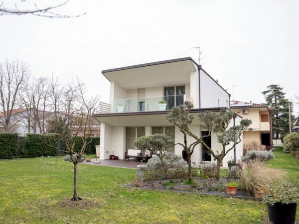 casa indipendente in vendita a Forlì in zona Selva