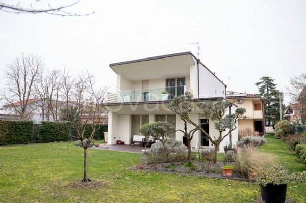 casa indipendente in vendita a Forlì in zona Ronco