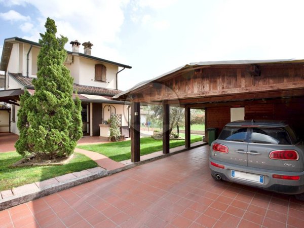 casa indipendente in vendita a Forlì in zona Roncadello