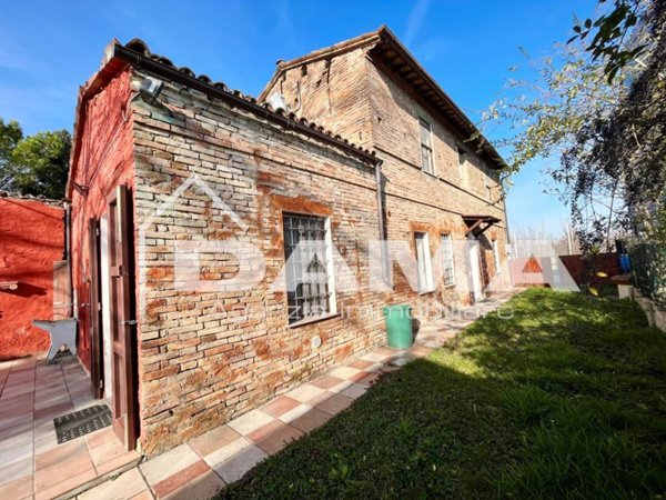 casa indipendente in vendita a Forlì in zona San Giorgio