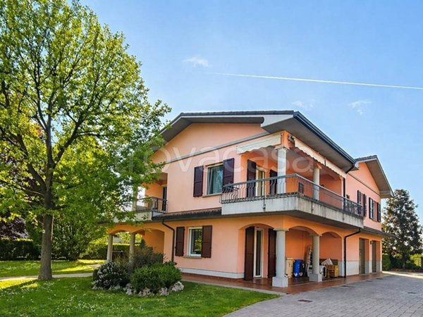 casa indipendente in vendita a Forlì in zona Quattro