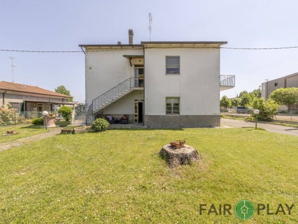 appartamento in vendita a Forlì in zona Quattro
