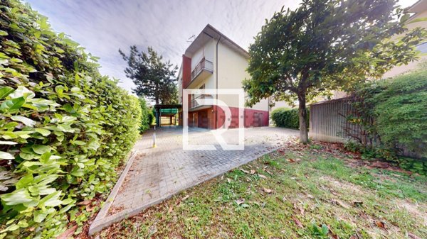 casa indipendente in vendita a Forlì