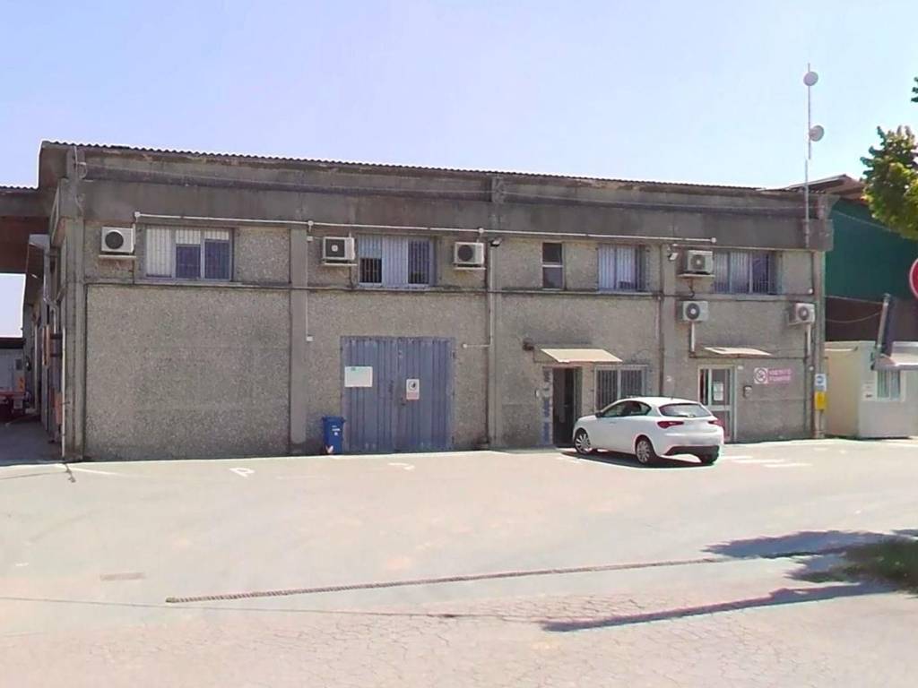 locale commerciale in vendita a Forlì in zona Pievequinta