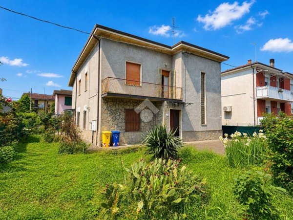 casa indipendente in vendita a Forlì in zona Cà Ossi