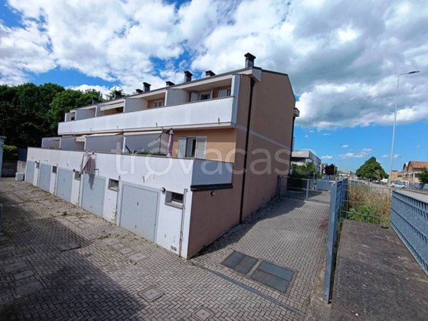 casa indipendente in vendita a Forlì in zona Coriano