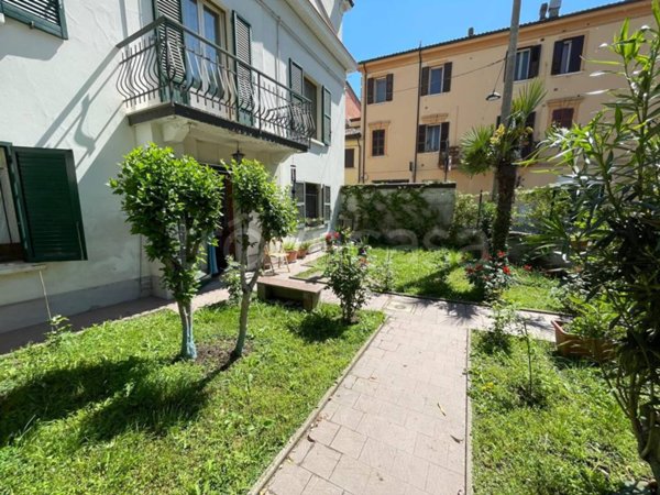 casa indipendente in vendita a Forlì in zona Centro Storico