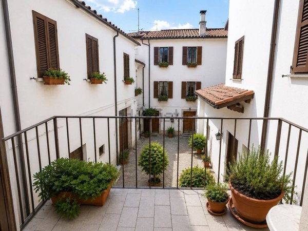 appartamento in vendita a Forlì in zona Centro Storico