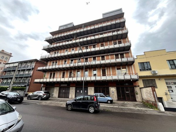 ufficio in vendita a Forlì