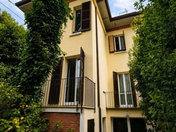 casa indipendente in vendita a Forlì