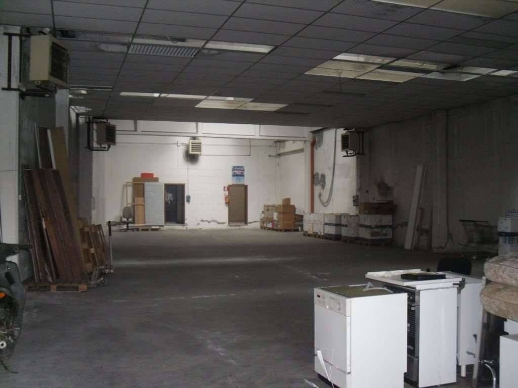locale commerciale in vendita a Forlì in zona Musicisti / Grandi Italiani