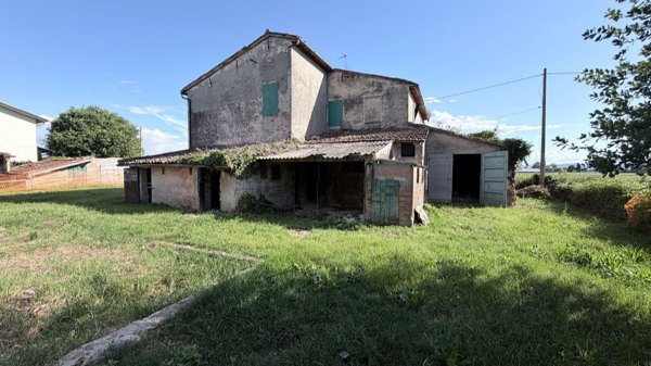 casa indipendente in vendita a Forlì
