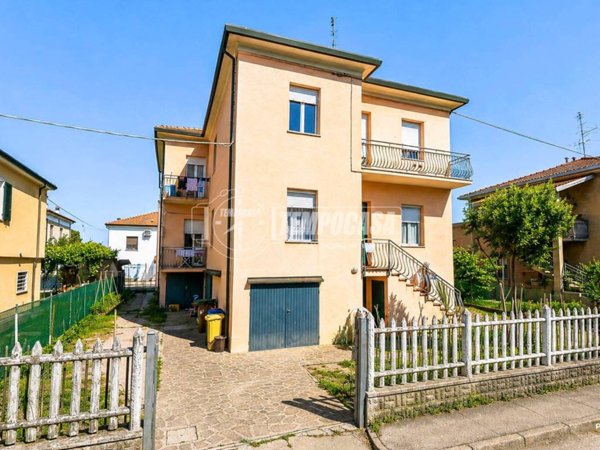casa indipendente in vendita a Forlì