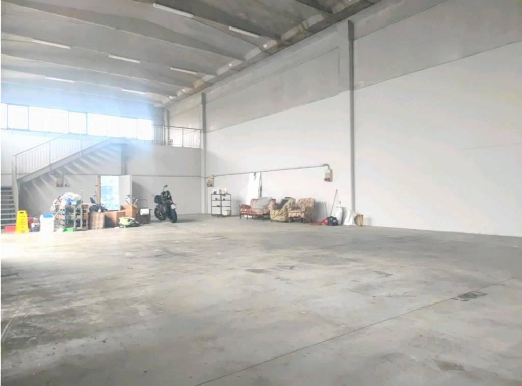 negozio in vendita a Forlì in zona Cava