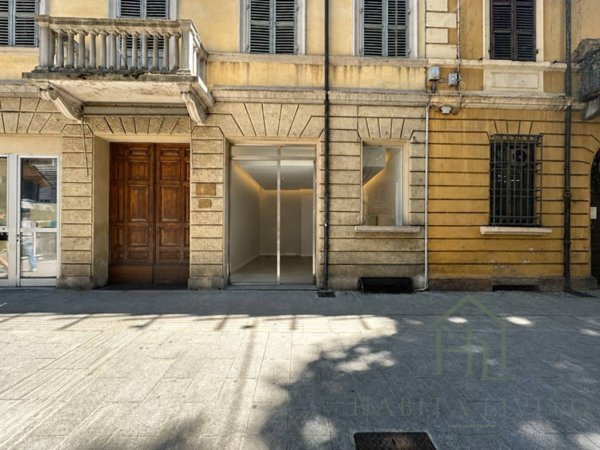negozio in vendita a Forlì in zona Centro Storico