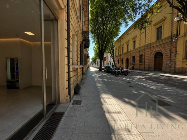 negozio in vendita a Forlì in zona Centro Storico