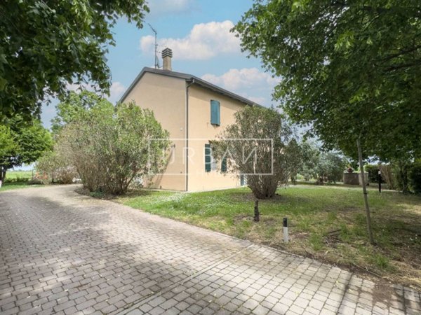 casa indipendente in vendita a Forlì in zona Villafranca di Forlì