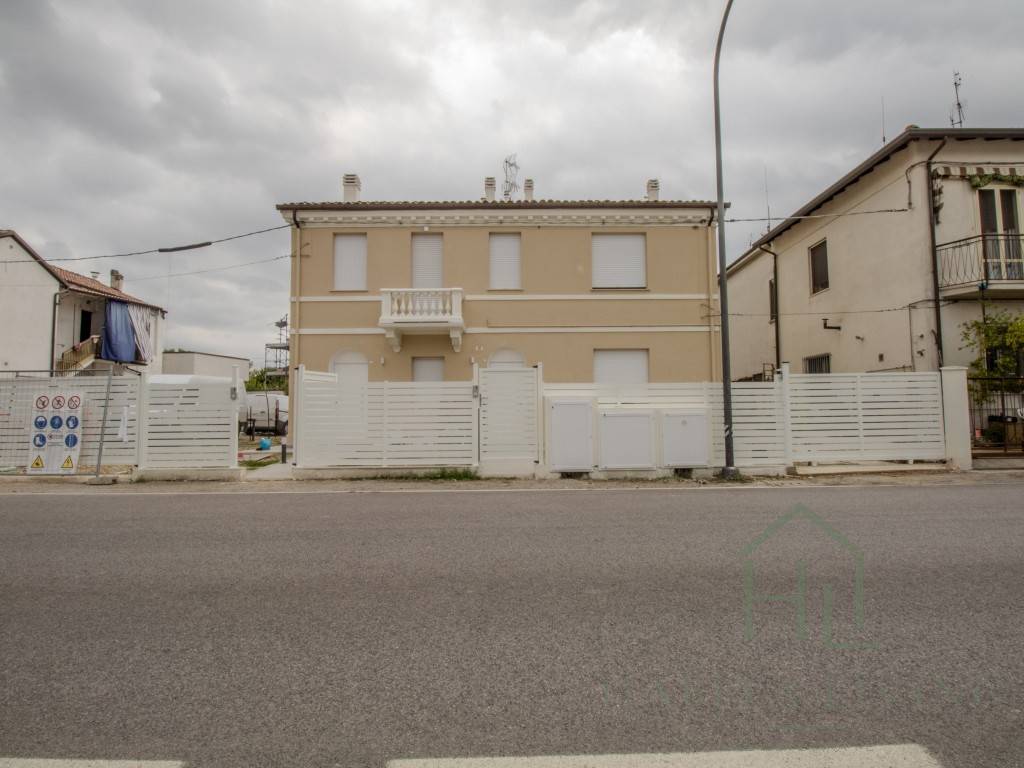 appartamento in vendita a Forlì in zona Roncadello