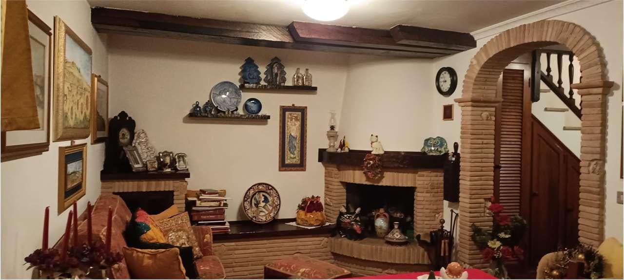 casa indipendente in vendita a Forlì