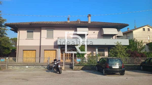 casa indipendente in vendita a Forlì in zona Villanova