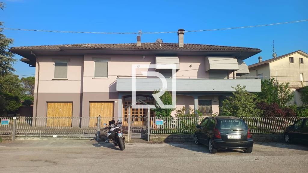 casa indipendente in vendita a Forlì in zona Villanova