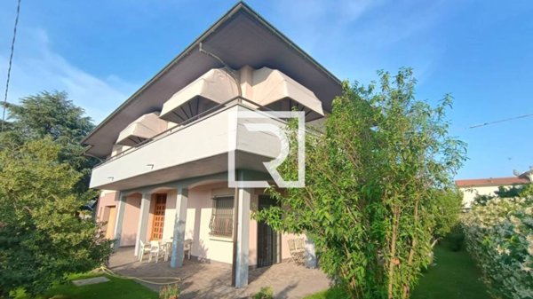 casa indipendente in vendita a Forlì in zona Villanova