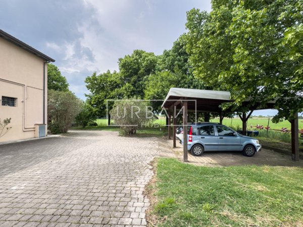 casa indipendente in vendita a Forlì in zona Villafranca di Forlì