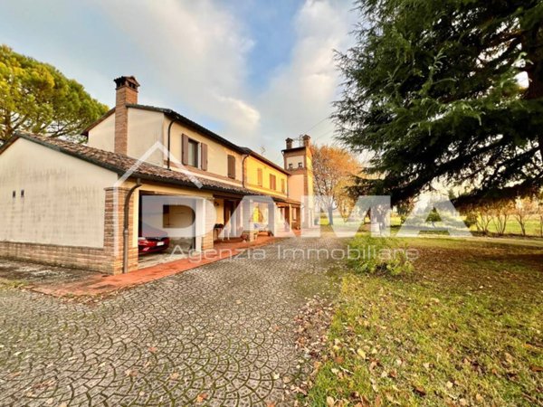 casa indipendente in vendita a Forlì in zona Cava