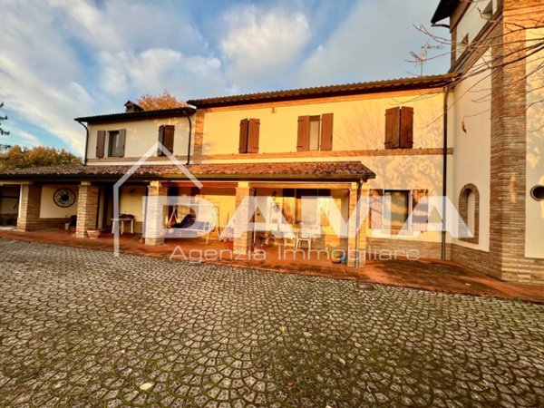 casa indipendente in vendita a Forlì in zona Cava