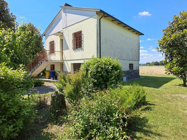 casa indipendente in vendita a Forlì in zona Centro Storico