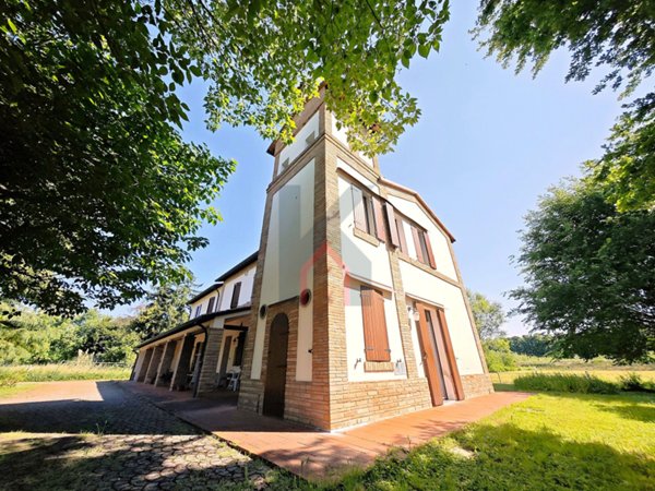 casa indipendente in vendita a Forlì in zona Cava