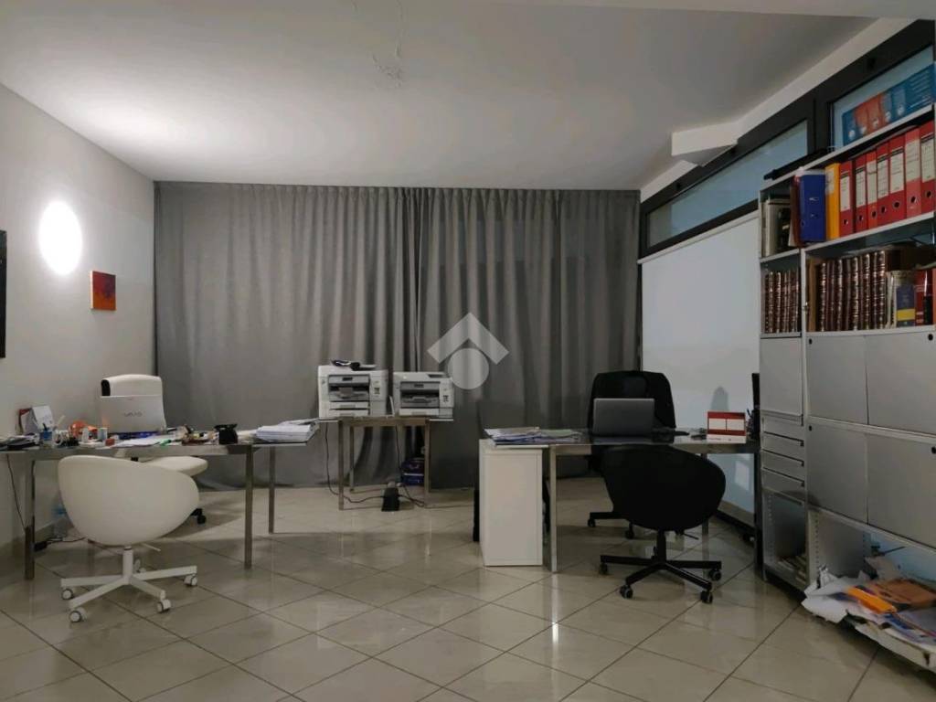 ufficio in vendita a Forlì