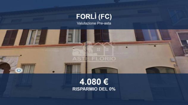 locale commerciale in vendita a Forlì in zona Centro Storico