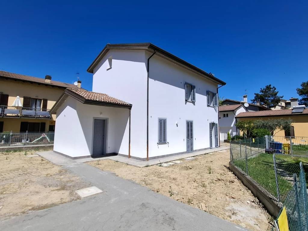 casa indipendente in vendita a Forlì in zona Roncadello
