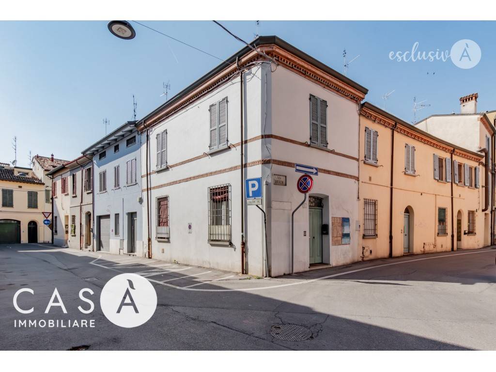 negozio in vendita a Forlì in zona Centro Storico