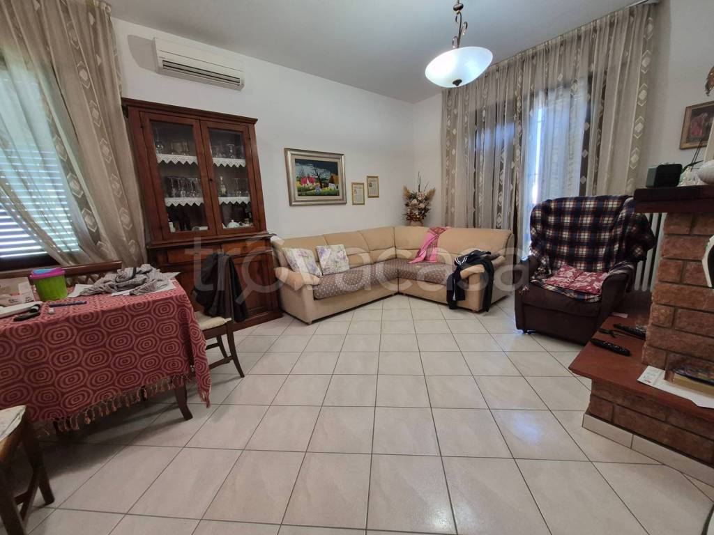 casa indipendente in vendita a Forlì in zona San Martino in Strada