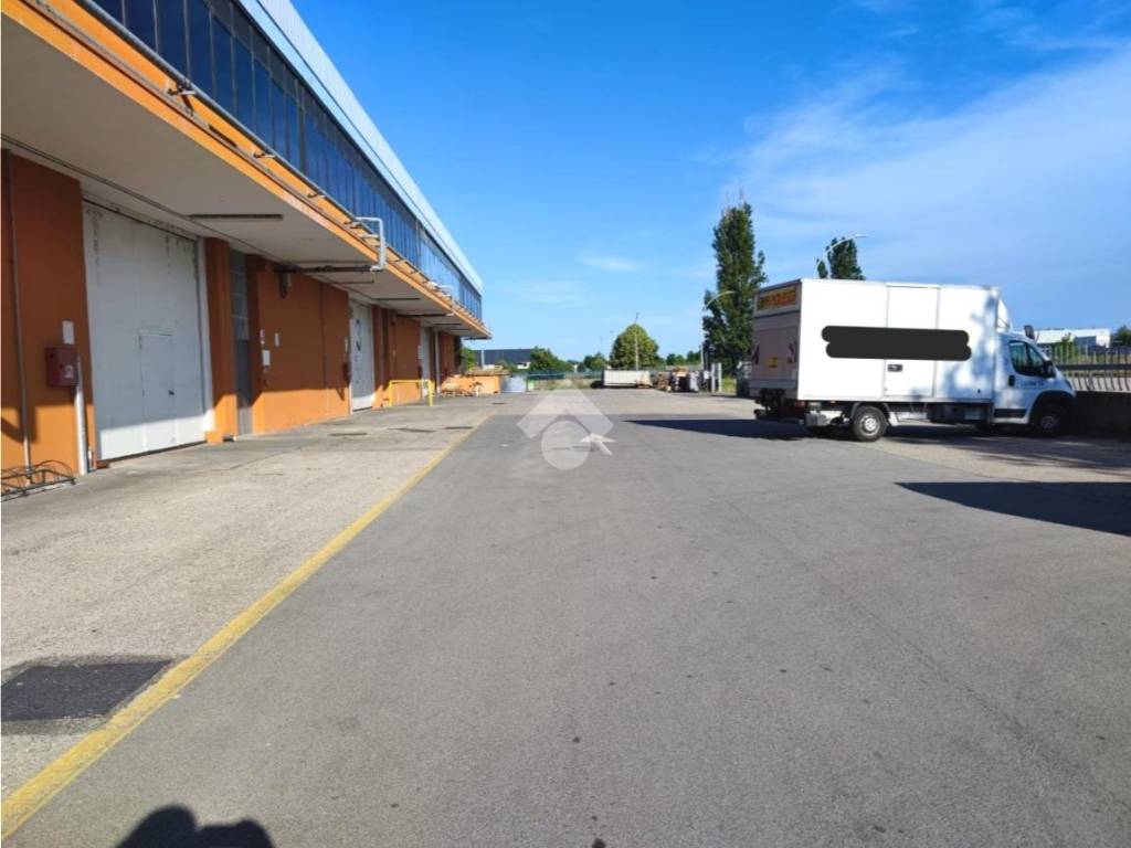 capannone in vendita a Forlì in zona Ospedaletto
