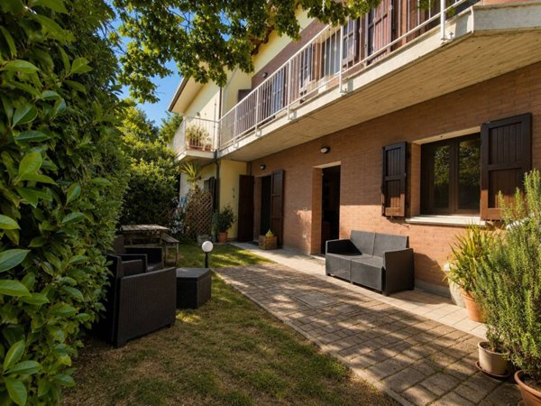 casa indipendente in vendita a Forlì in zona Villanova