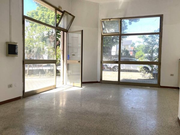 negozio in vendita a Forlì in zona Musicisti / Grandi Italiani