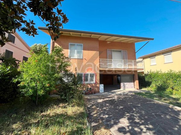 casa indipendente in vendita a Forlì in zona San Martino in Strada